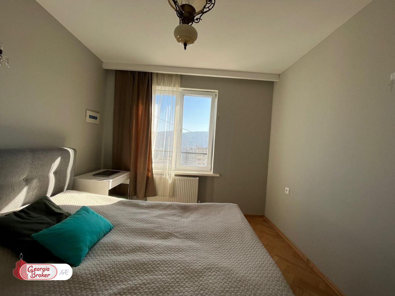 იყიდება ახალი გარემონტებული 4 ოთახიანი ბინა